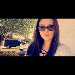 Meet your Posher, Alexandra